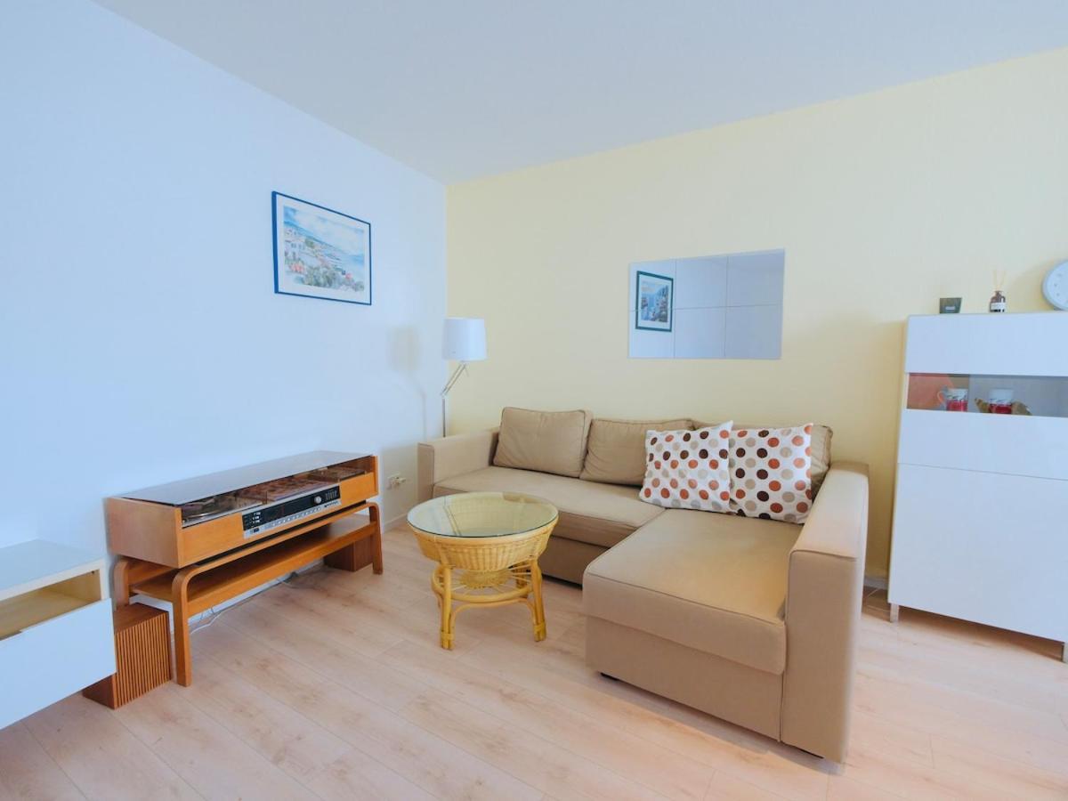 Apartment With Balcony, Elevator, Turntable